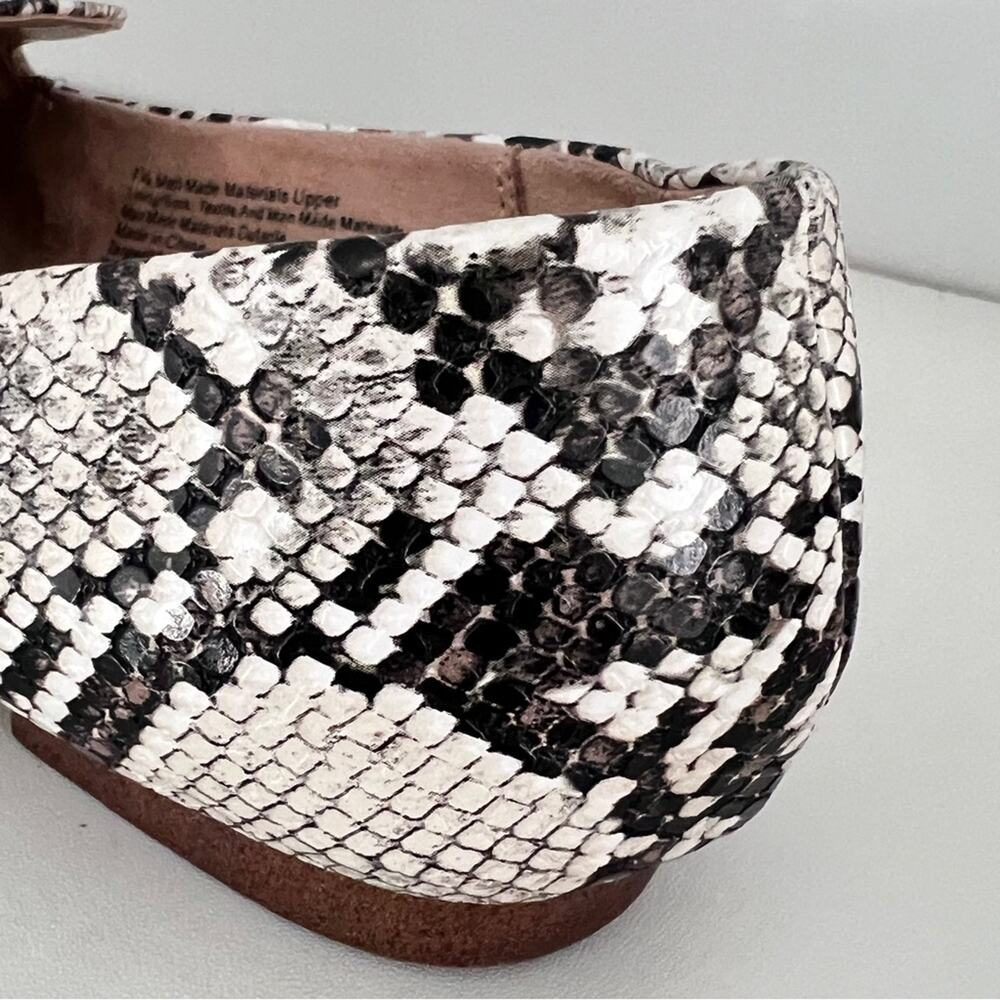 Women size 7.5 Snakeskin Loafers Blk/Grey & White. - Picture 3 of 9